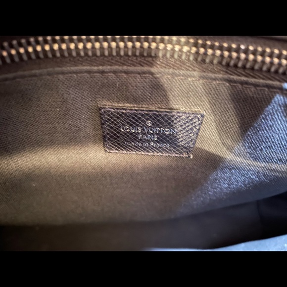 Louis Vuitton EPI leather Flap Messenger Bag - Picture 6 of 8